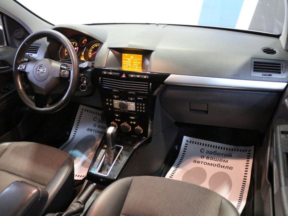 Opel Astra, 1.8 л, АТ, 2011 фото 7