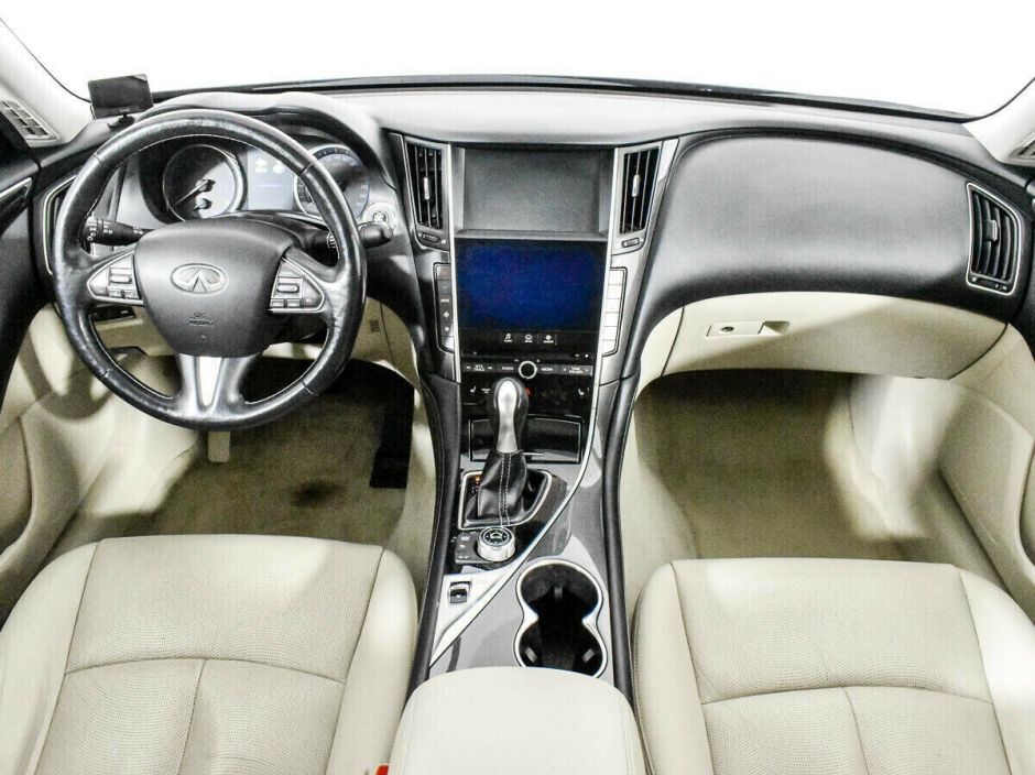 Infiniti Q50, 2.0 л, АТ, 2014 фото 9