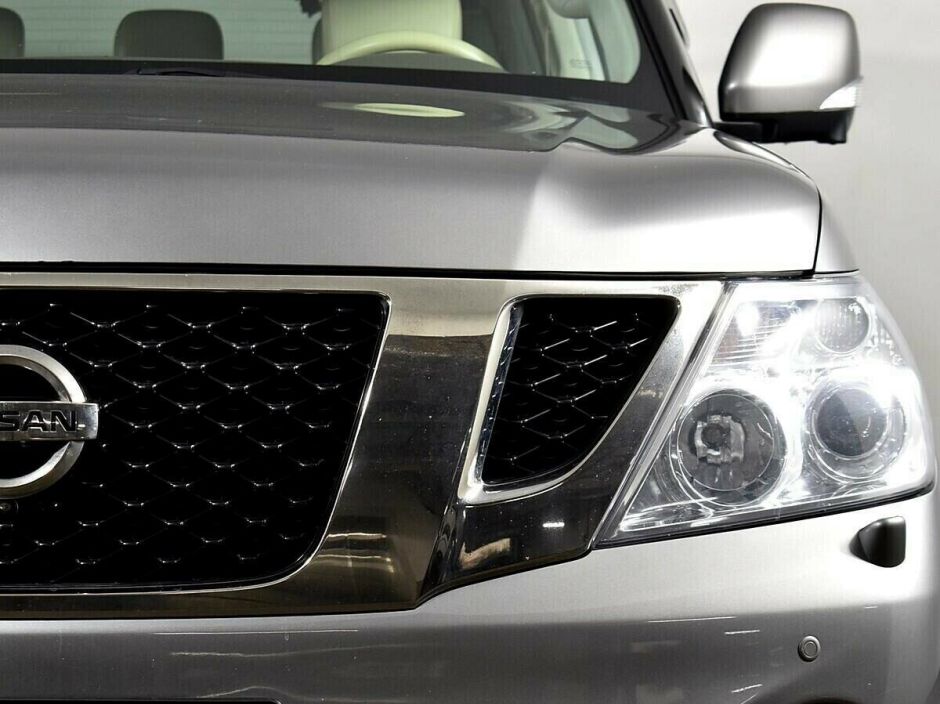 Nissan Patrol, 5.6 л, АТ, 2011 фото 2