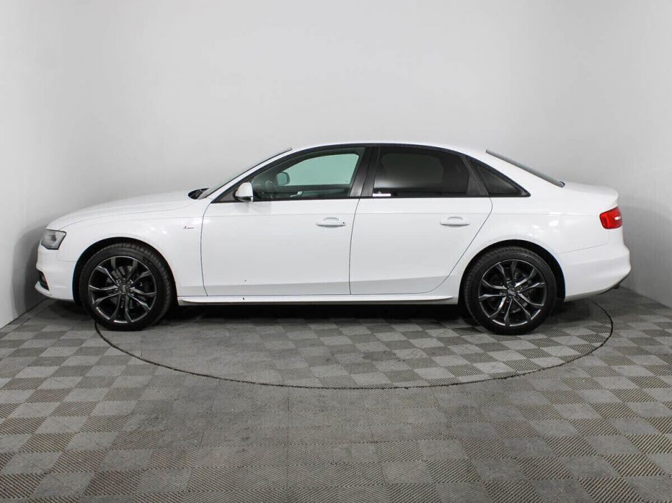 Audi A4, 2.0 л, Робот, 2011 фото 9