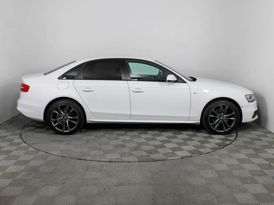 Audi A4, 2.0 л, Робот, 2011 фото 10
