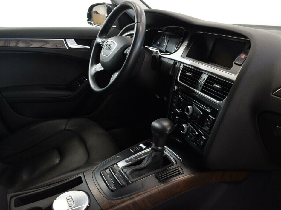 Audi A4, 1.8 л, Вариатор, 2015 фото 2