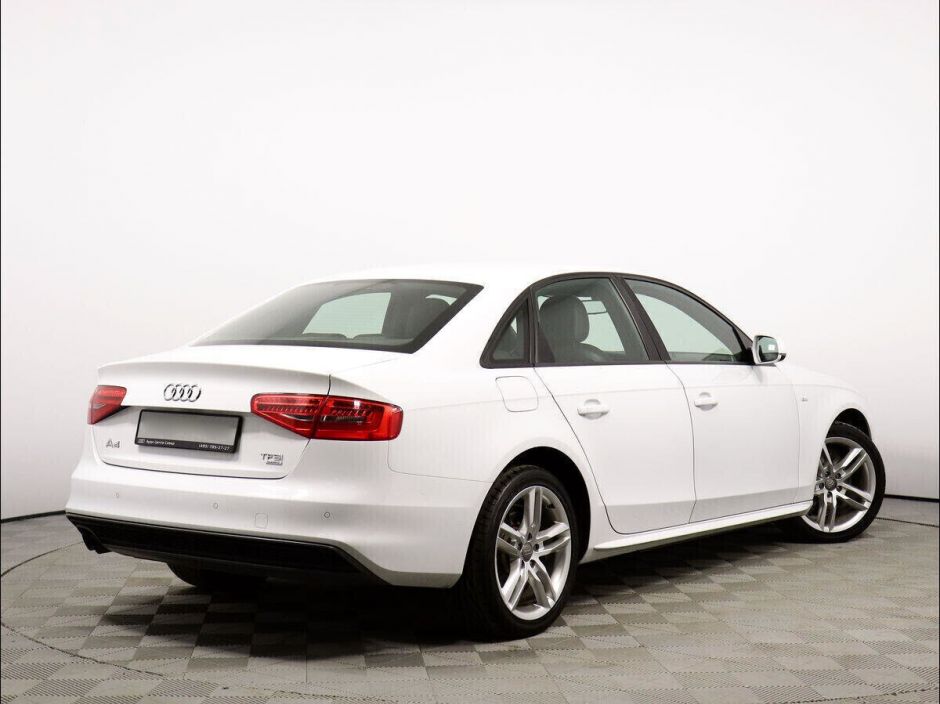 Audi A4, 2.0 л, Робот, 2011 фото 4