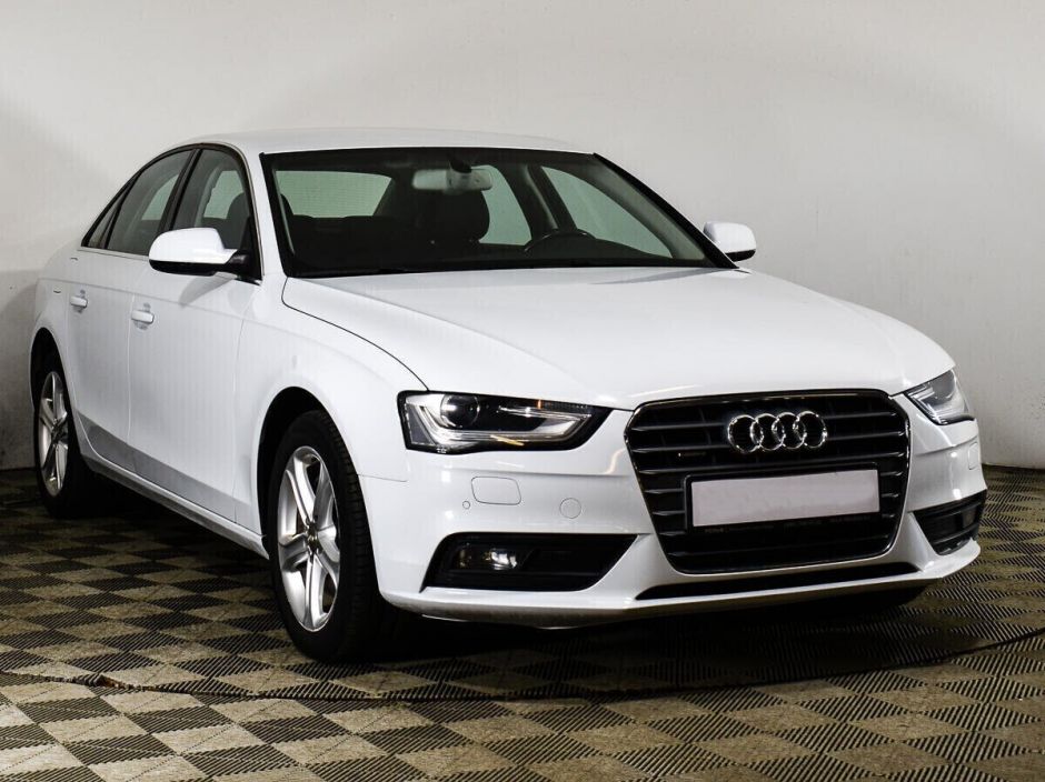 Audi A4, 2.0 л, Робот, 2011 фото 5