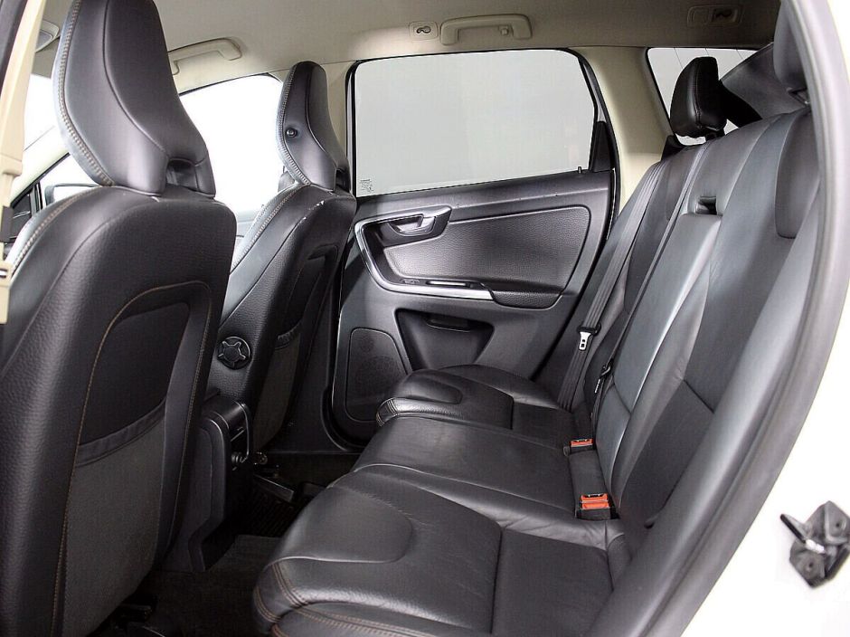 Volvo XC60 Momentum, 2.4 л, АТ, 2013 фото 1