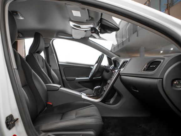 Volvo S60, Робот, 2012 фото 15