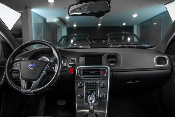 Volvo S60, АТ, 2012 фото 7