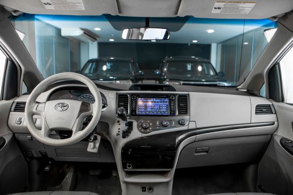 Toyota Sienna, АТ, 2012 фото 7