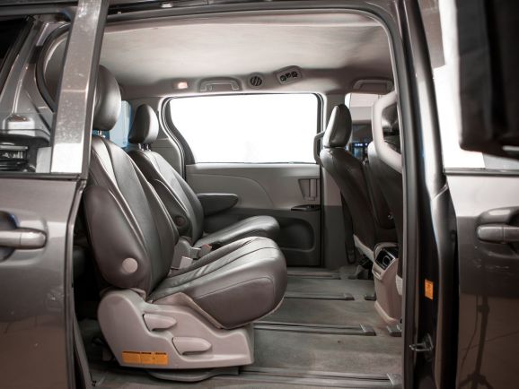 Toyota Sienna, АТ, 2012 фото 8