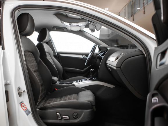 Audi A4, Вариатор, 2012 фото 15