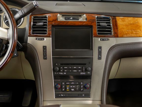Cadillac Escalade, АТ, 2011 фото 19