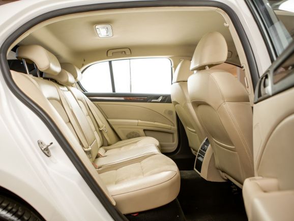 Skoda Superb, Робот, 2010 фото 18