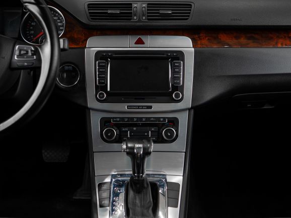 Volkswagen Passat, Робот, 2010 фото 13