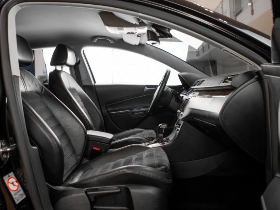 Volkswagen Passat, Робот, 2010 фото 15
