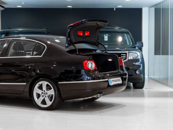 Volkswagen Passat, Робот, 2010 фото 1