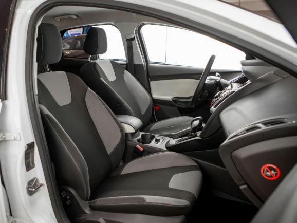 Ford Focus, Робот, 2011 фото 14