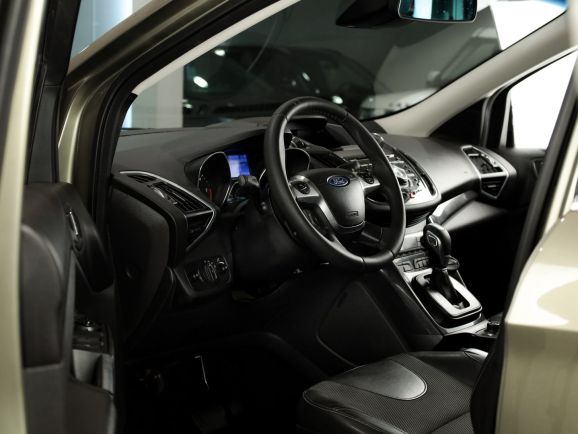 Ford Kuga, Робот, 2013 фото 8