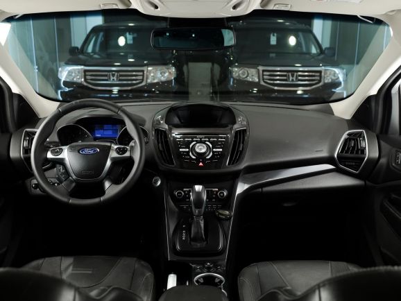Ford Kuga, Робот, 2013 фото 10