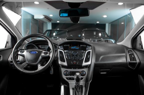 Ford Focus, Робот, 2012 фото 11