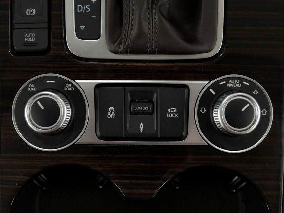 Volkswagen Touareg, АТ, 2015 фото 21