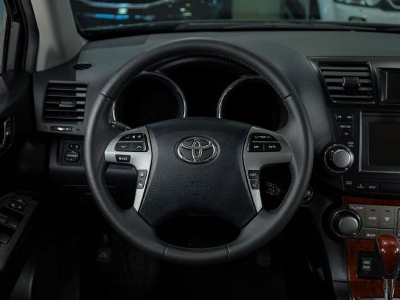 Toyota Highlander, АТ, 2013 фото 12
