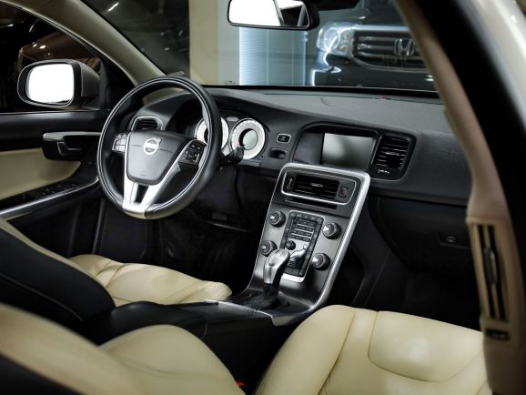 Volvo S60, Робот, 2012 фото 7