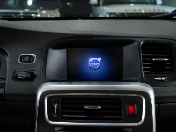 Volvo S60, Робот, 2012 фото 13