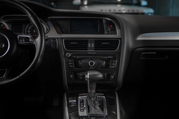 Audi A4, Вариатор, 2013 фото 14