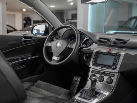Volkswagen Passat, Робот, 2008 фото 7