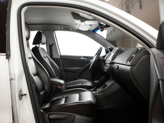 Volkswagen Tiguan, АТ, 2010 фото 13
