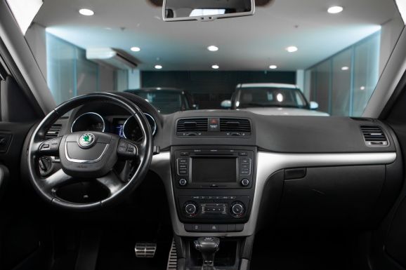 Skoda Yeti, Робот, 2012 фото 11