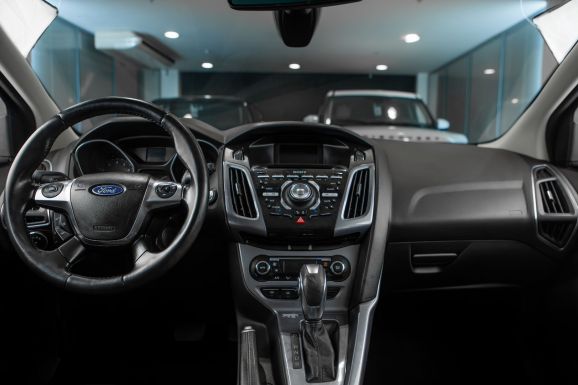 Ford Focus, Робот, 2013 фото 12