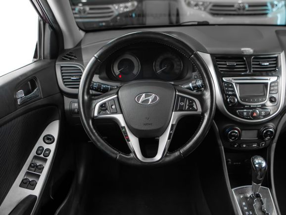 Hyundai Solaris, АТ, 2011 фото 7