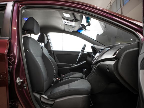 Hyundai Solaris, АТ, 2011 фото 13
