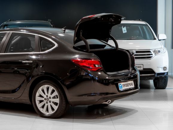 Opel Astra, АТ, 2013 фото 1