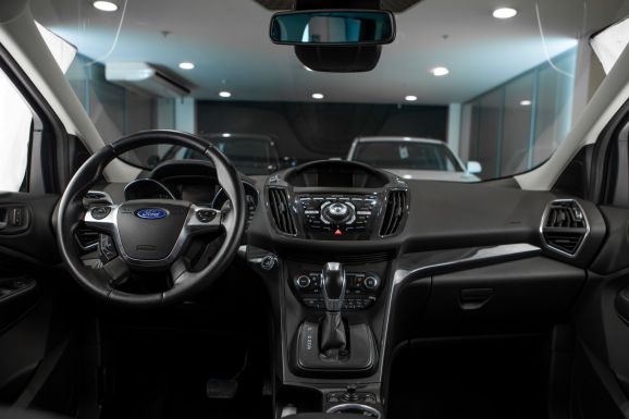 Ford Kuga, Робот, 2013 фото 16