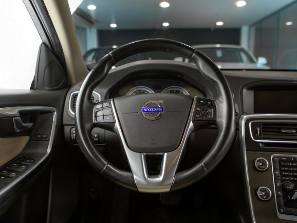 Volvo S60, АТ, 2012 фото 10