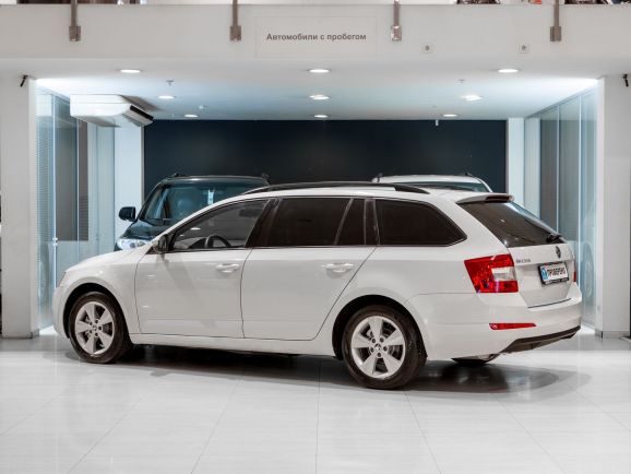 Skoda Octavia, Робот, 2014 фото 6