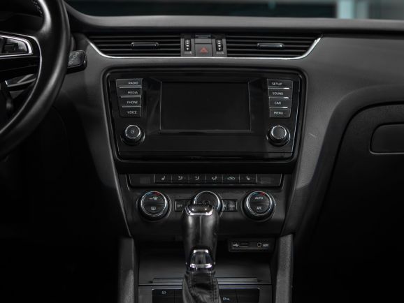 Skoda Octavia, Робот, 2014 фото 11