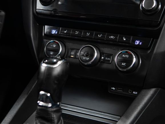 Skoda Octavia, Робот, 2014 фото 13