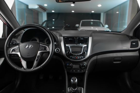 Hyundai Solaris, МТ, 2011 фото 8