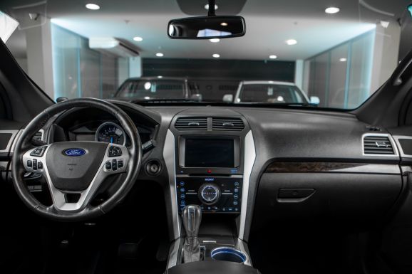 Ford Explorer, АТ, 2012 фото 13