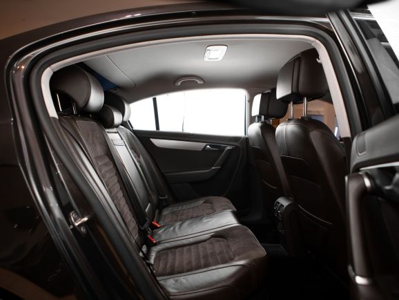 Volkswagen Passat, Робот, 2011 фото 8
