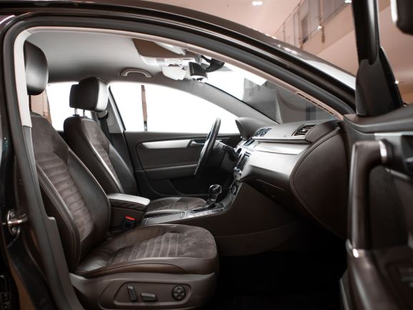 Volkswagen Passat, Робот, 2011 фото 17