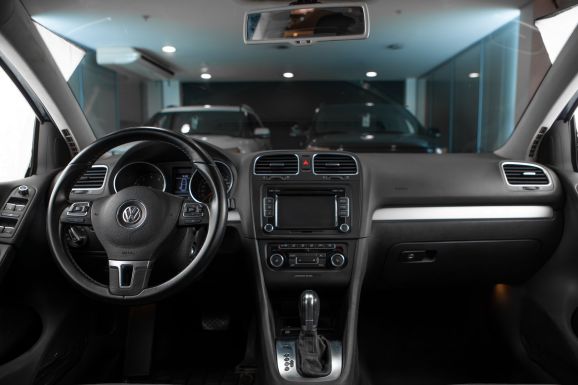 Volkswagen Golf, Робот, 2011 фото 10