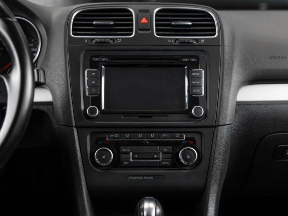 Volkswagen Golf, Робот, 2011 фото 1
