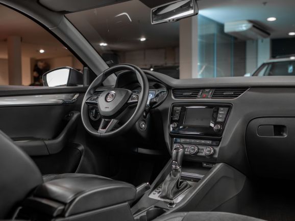 Skoda Octavia, Робот, 2013 фото 7