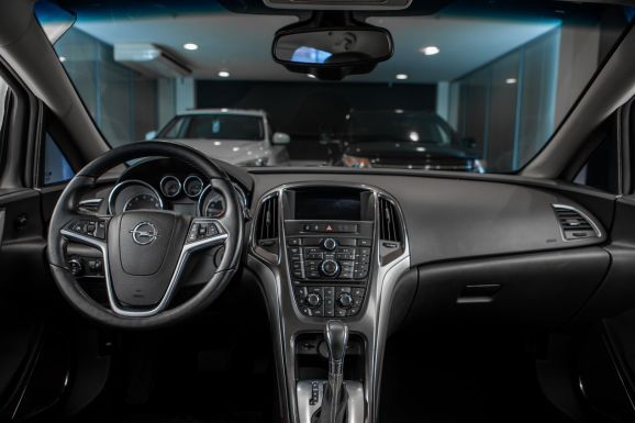 Opel Astra, АТ, 2012 фото 11