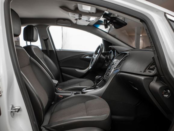 Opel Astra, АТ, 2012 фото 12
