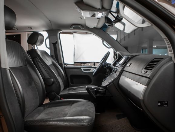 Volkswagen Multivan, Робот, 2010 фото 2